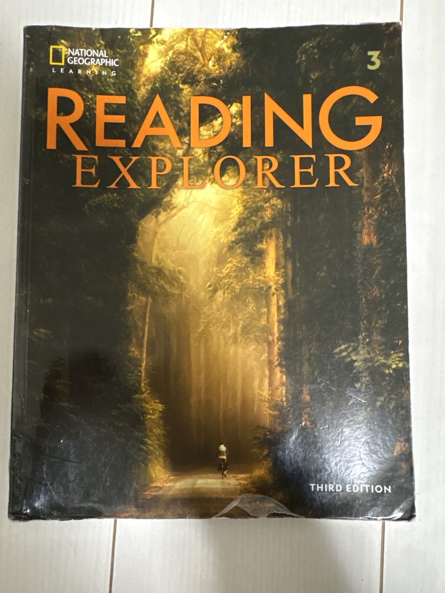 READING EXPLORER Book3 の写真